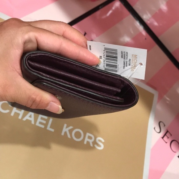 π₯ ON SALE π₯ π Michael Kors Wallet Fulton π - Picture 4 of 5
